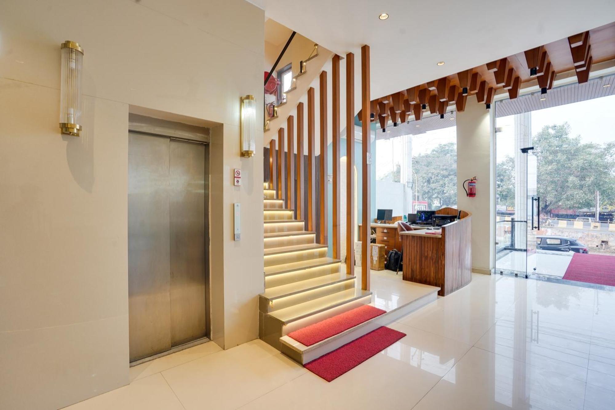 Townhouse Amanaka Formerly Hotel City Pride Rāipur 外观 照片