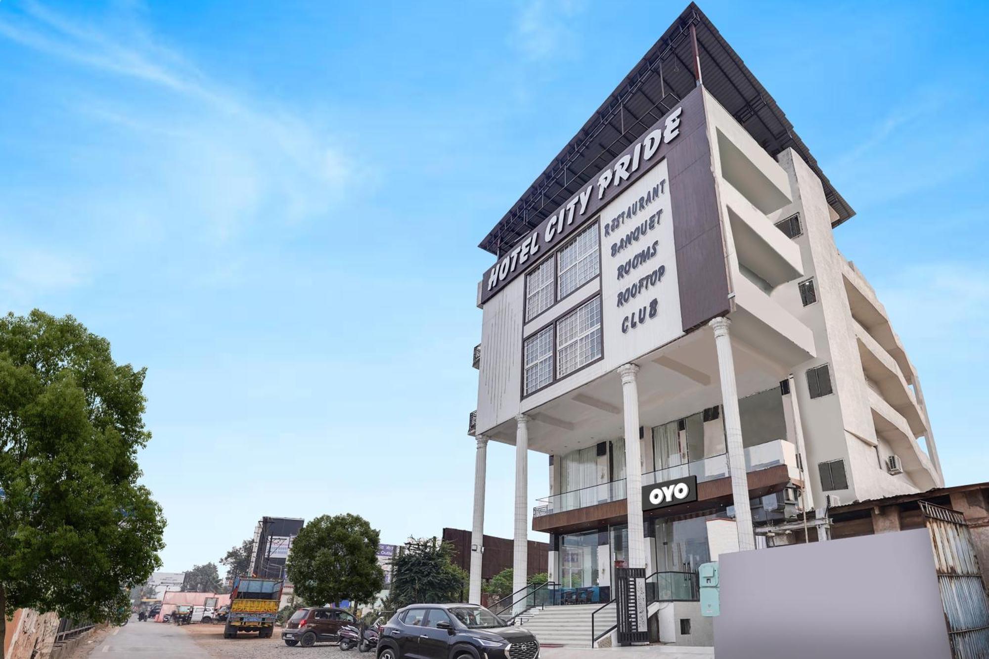 Townhouse Amanaka Formerly Hotel City Pride Rāipur 外观 照片