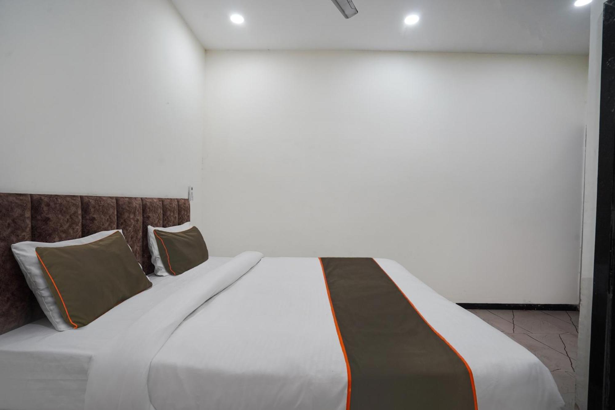 Townhouse Amanaka Formerly Hotel City Pride Rāipur 外观 照片